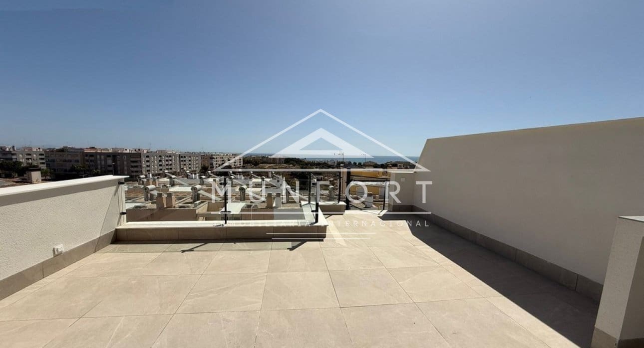 4 soveværelse Villa til salg i Guardamar del Segura med swimmingpool - € 507.000 (Ref: 9263425)