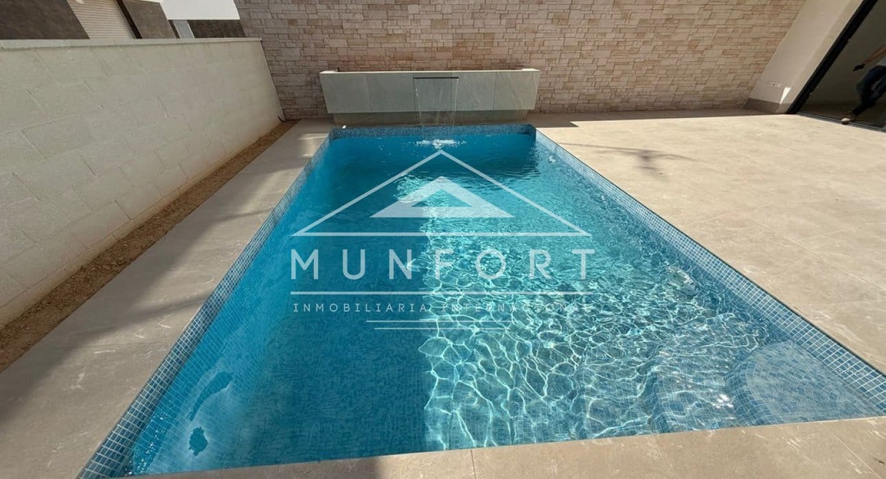 4 soveværelse Villa til salg i Guardamar del Segura med swimmingpool - € 507.000 (Ref: 9263425)