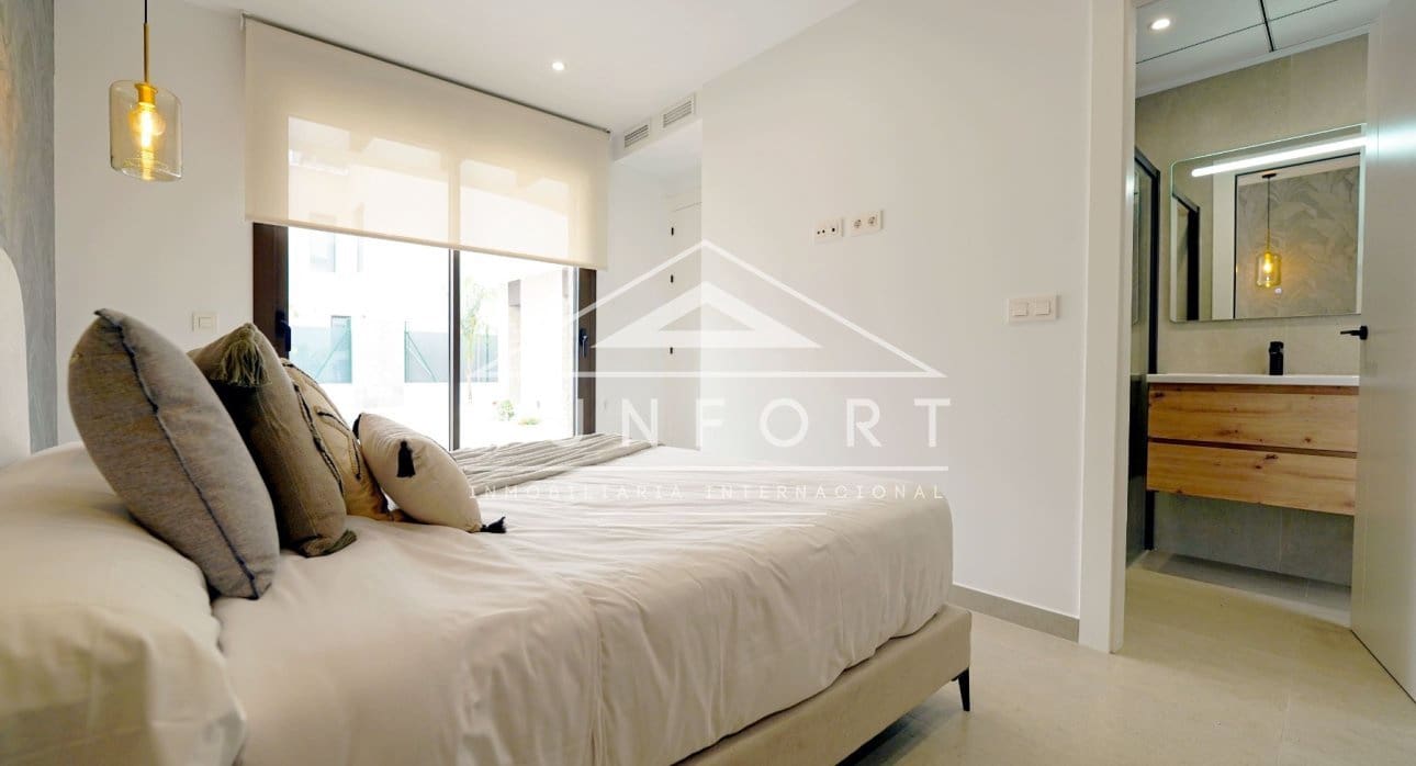 3 bedroom Villa for sale in Rojales with pool - € 399,000 (Ref: 9263427)