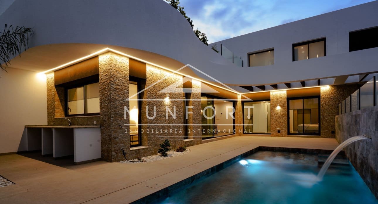 3 bedroom Villa for sale in Rojales with pool - € 399,000 (Ref: 9263427)