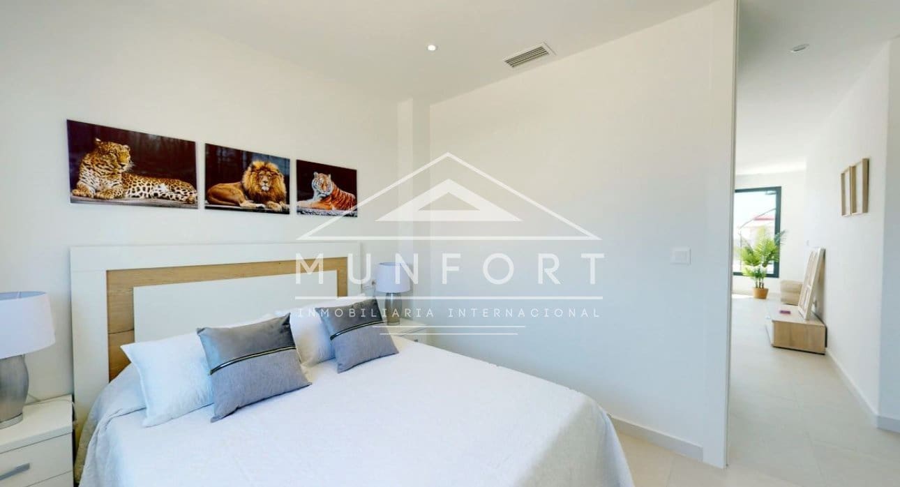 3 bedroom Villa for sale in San Fulgencio with pool - € 800,000 (Ref: 9263430)