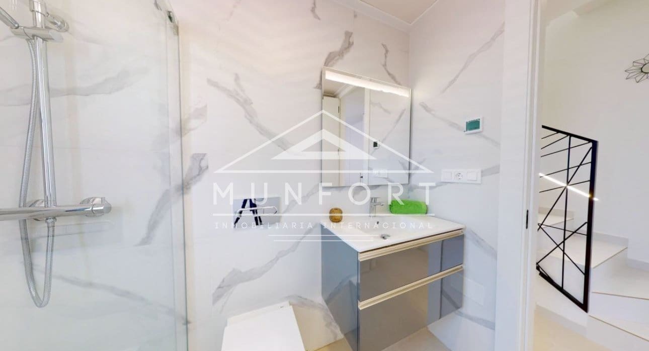 3 bedroom Villa for sale in San Fulgencio with pool - € 800,000 (Ref: 9263430)