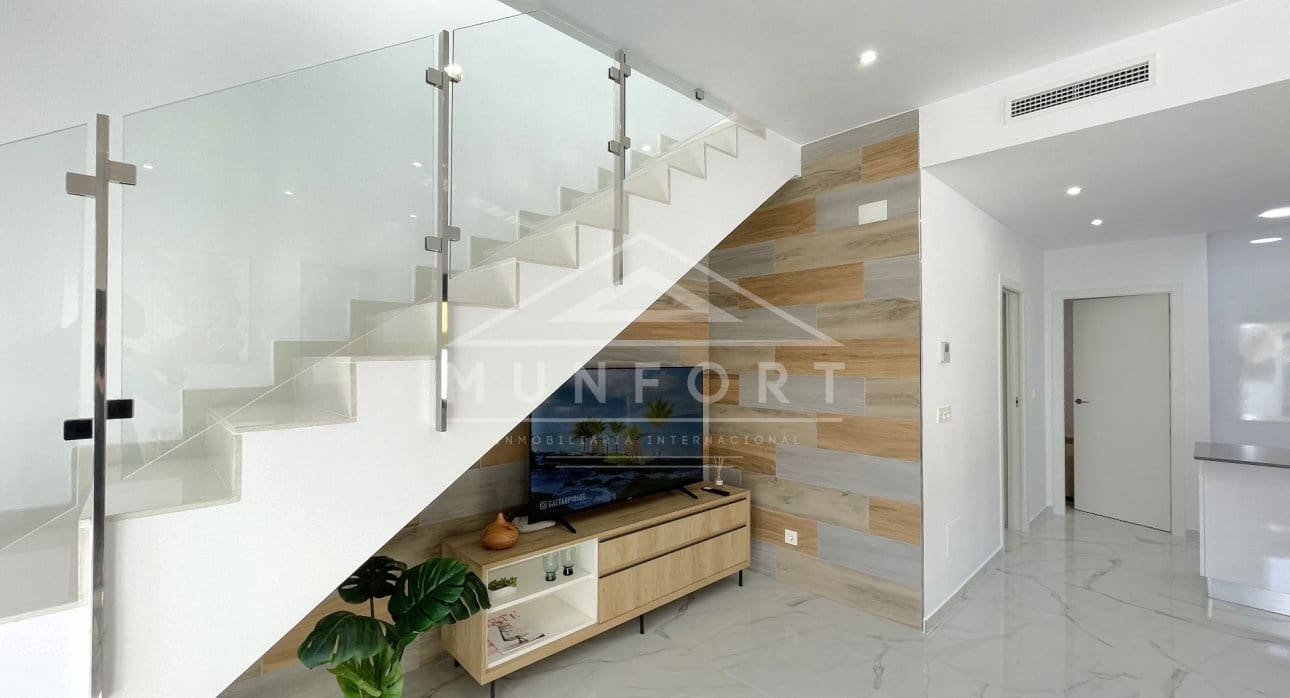 3 bedroom Villa for sale in Torrevieja with pool - € 409,000 (Ref: 9267816)