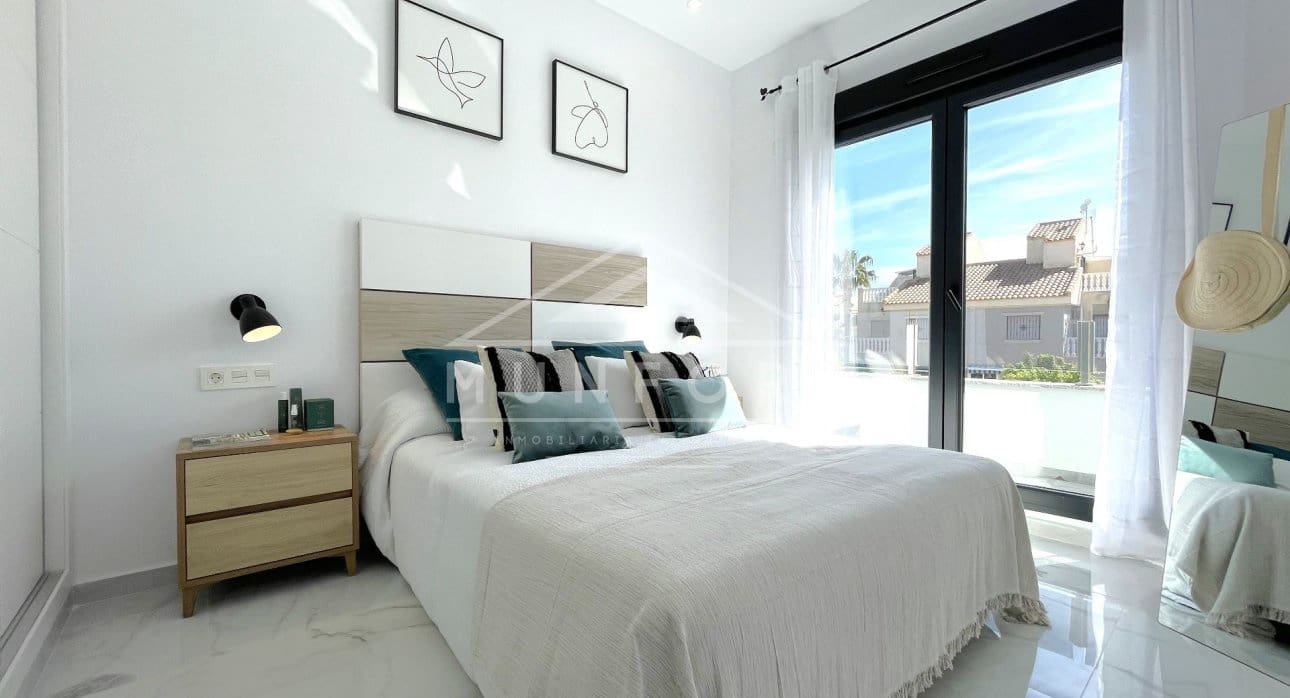 3 bedroom Villa for sale in Torrevieja with pool - € 409,000 (Ref: 9267816)