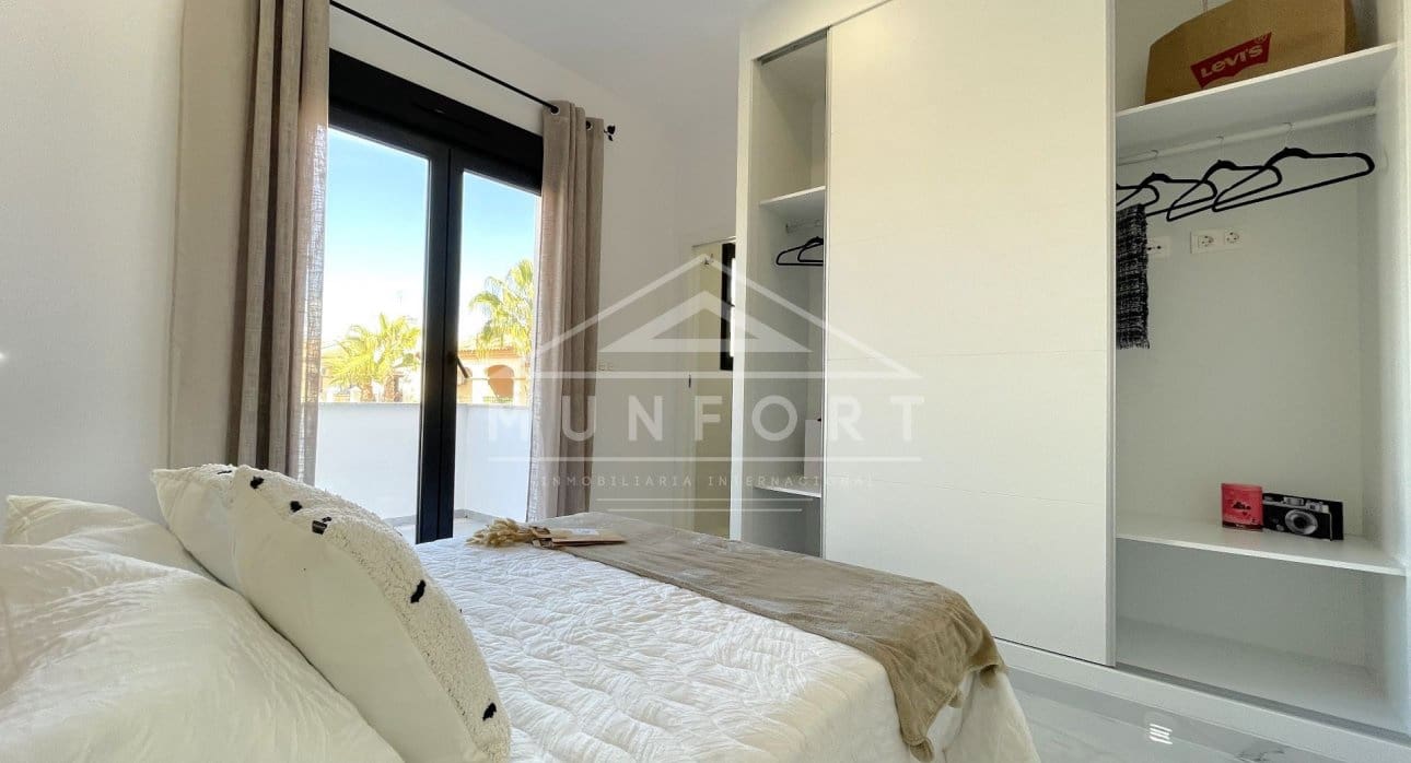 3 bedroom Villa for sale in Torrevieja with pool - € 409,000 (Ref: 9267816)