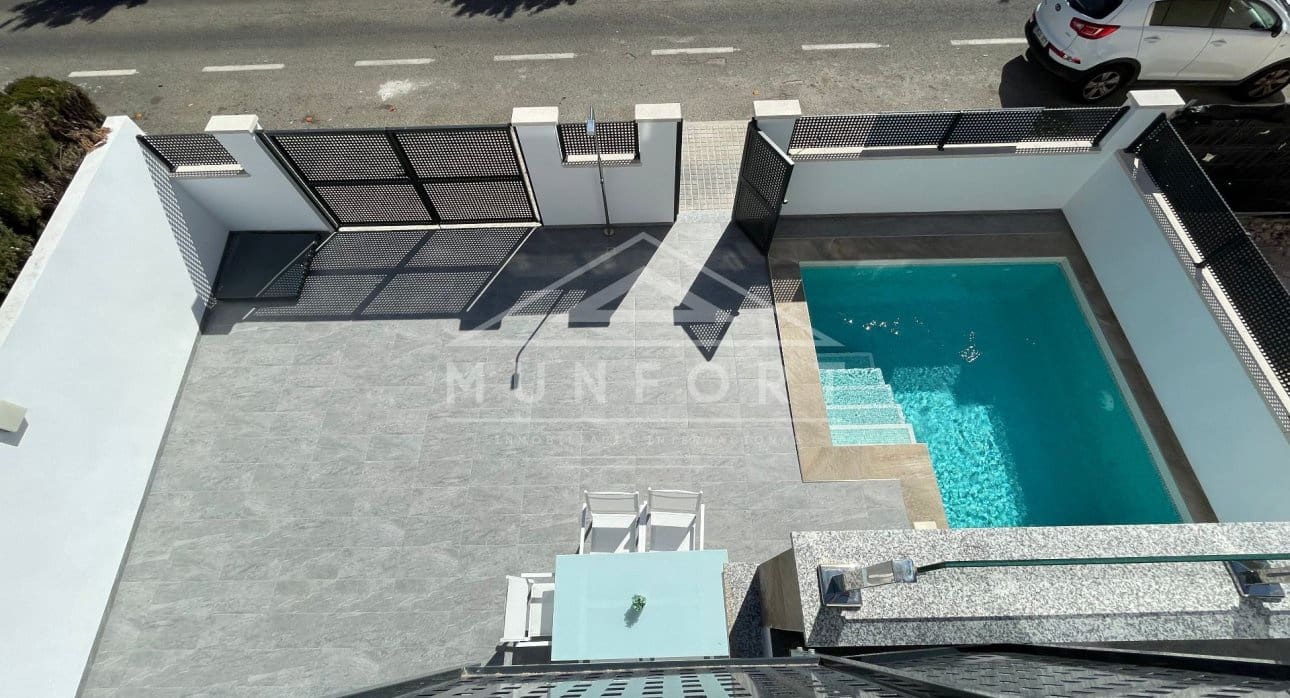 3 bedroom Villa for sale in Torrevieja with pool - € 409,000 (Ref: 9267816)