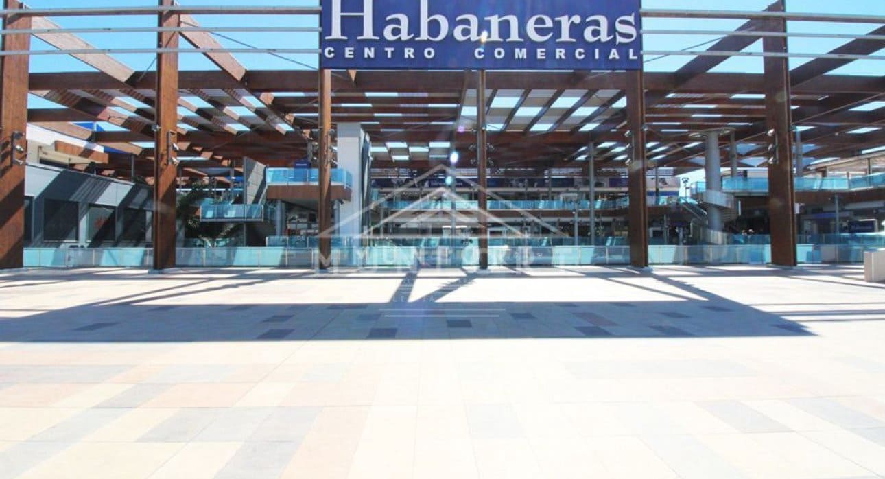 3 bedroom Villa for sale in Torrevieja with pool - € 409,000 (Ref: 9267816)