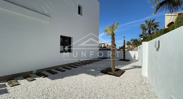 3 quarto Moradia para venda em El Chaparral - La Siesta - La Torreta, Torrevieja com piscina - 409 000 € (Ref: 9267816)
