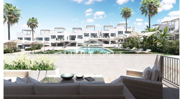 Bungalow de 2 habitaciones en Torrevieja en venta con piscina - 289.000 € (Ref: 9267821)