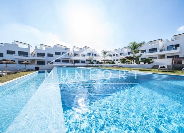 Bungalow de 2 habitaciones en Torrevieja en venta con piscina - 299.900 € (Ref: 9267821)