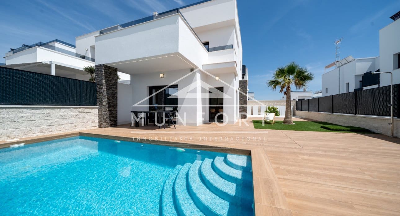 3 Zimmer Villa zu verkaufen in Orihuela mit Pool - 415.000 € (Ref: 9267824)