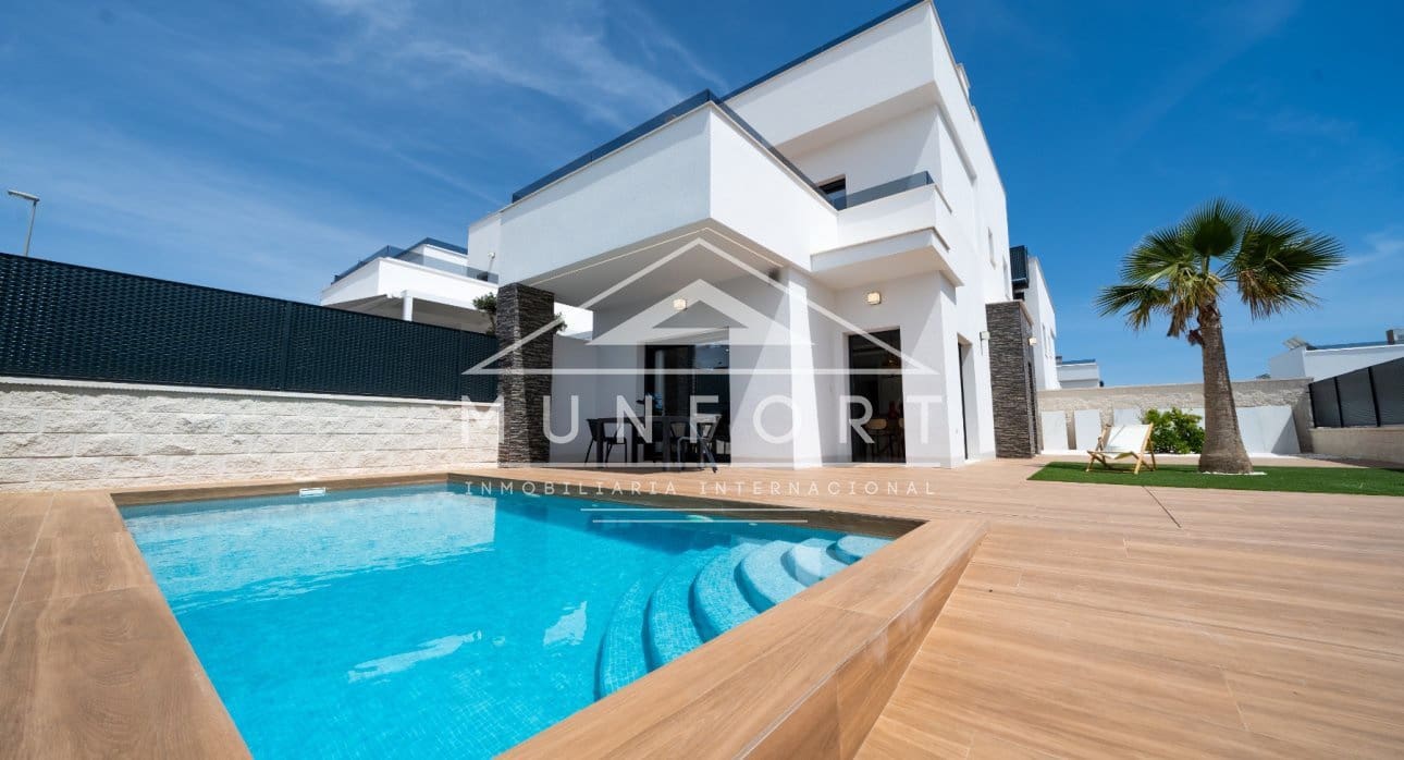 3 Zimmer Villa zu verkaufen in Orihuela mit Pool - 415.000 € (Ref: 9267824)