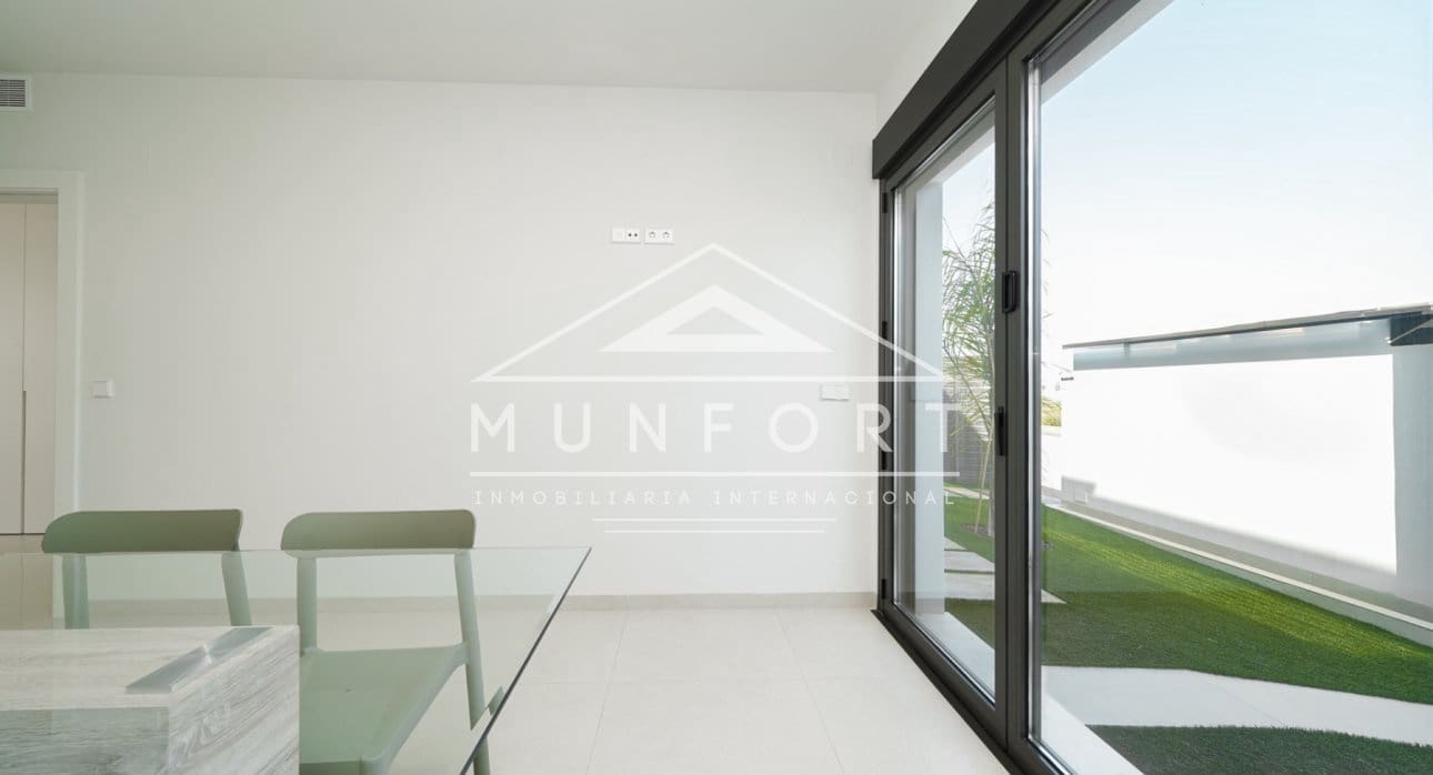 3 soveværelse Villa til salg i Los Alcazares med swimmingpool - € 499.900 (Ref: 9267825)