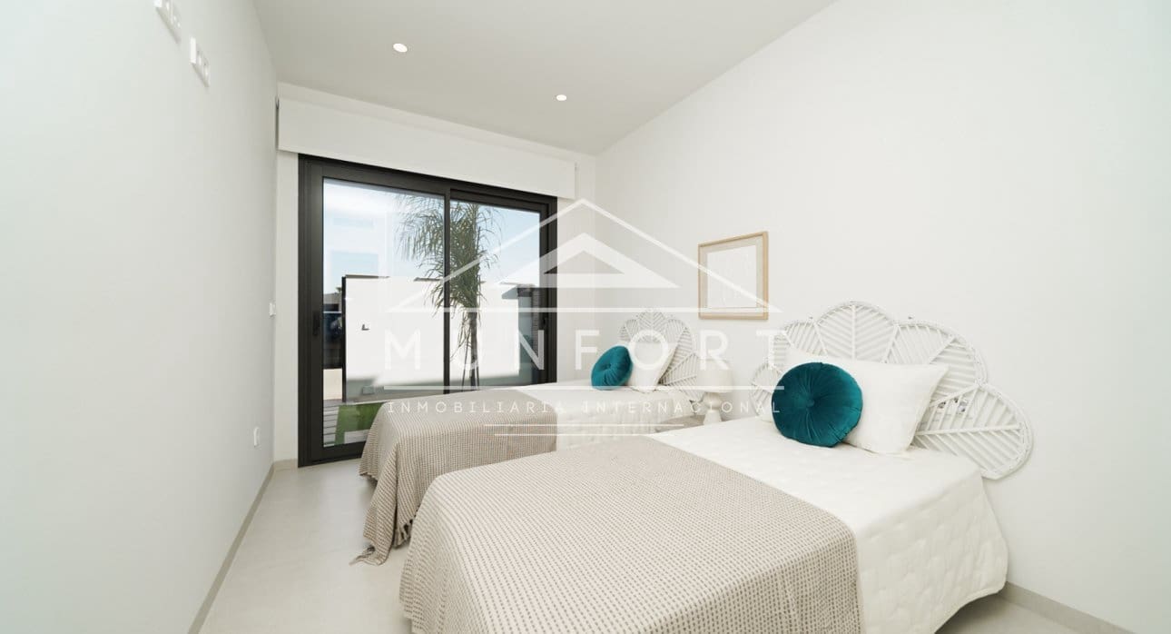 3 soveværelse Villa til salg i Los Alcazares med swimmingpool - € 499.900 (Ref: 9267825)