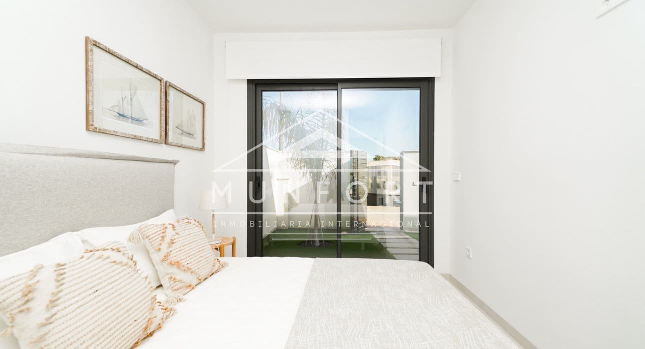 3 soveværelse Villa til salg i Los Alcazares med swimmingpool - € 499.900 (Ref: 9267825)