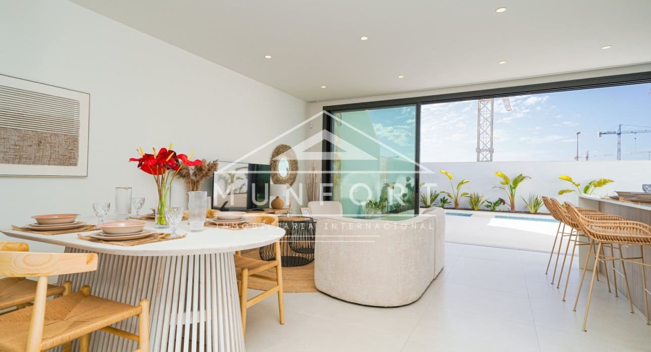 3 soveværelse Villa til salg i Los Alcazares med swimmingpool - € 499.900 (Ref: 9267825)