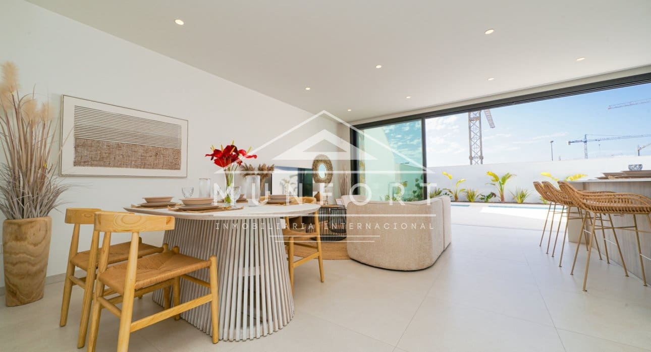 3 soveværelse Villa til salg i Los Alcazares med swimmingpool - € 499.900 (Ref: 9267825)