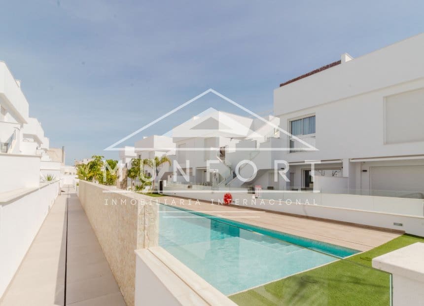 2 soveværelse Lejlighed til salg i Pilar de la Horadada med swimmingpool - € 304.900 (Ref: 9267826)