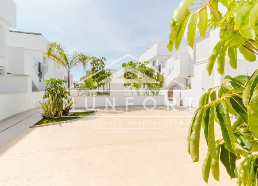 2 soveværelse Lejlighed til salg i Pilar de la Horadada med swimmingpool - € 304.900 (Ref: 9267826)