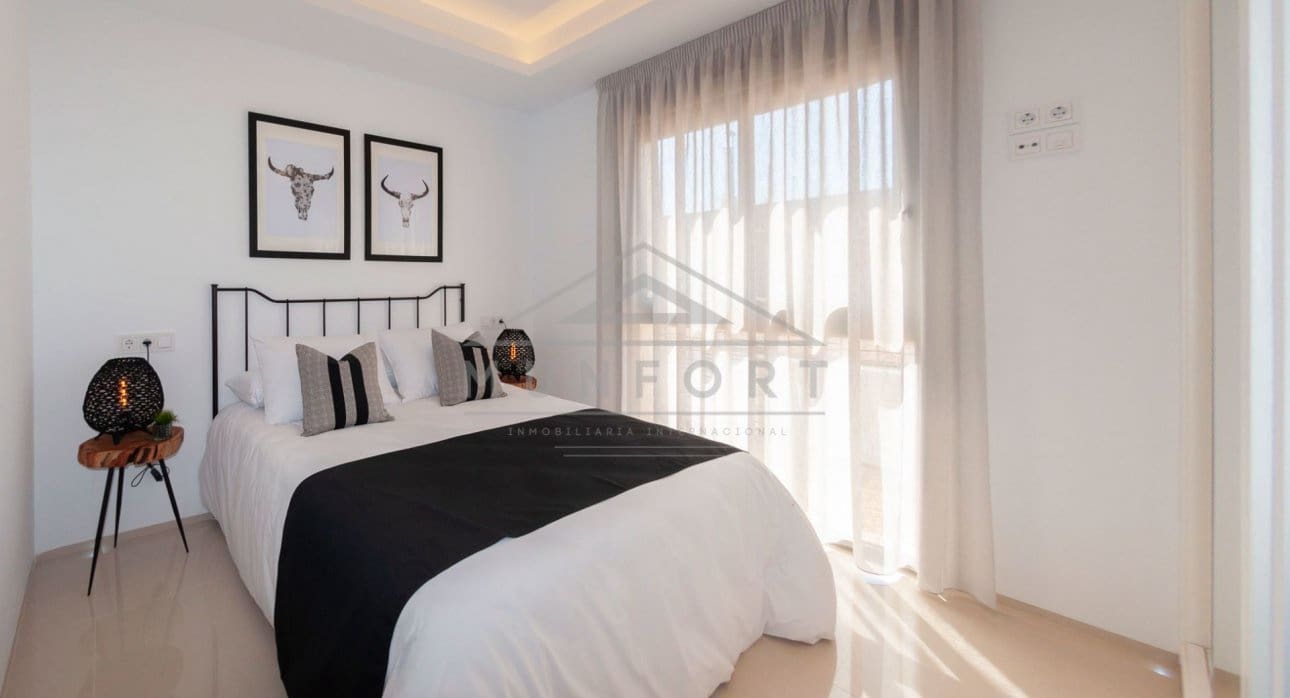 3 bedroom Villa for sale in Los Alcazares with pool - € 544,841 (Ref: 9267832)