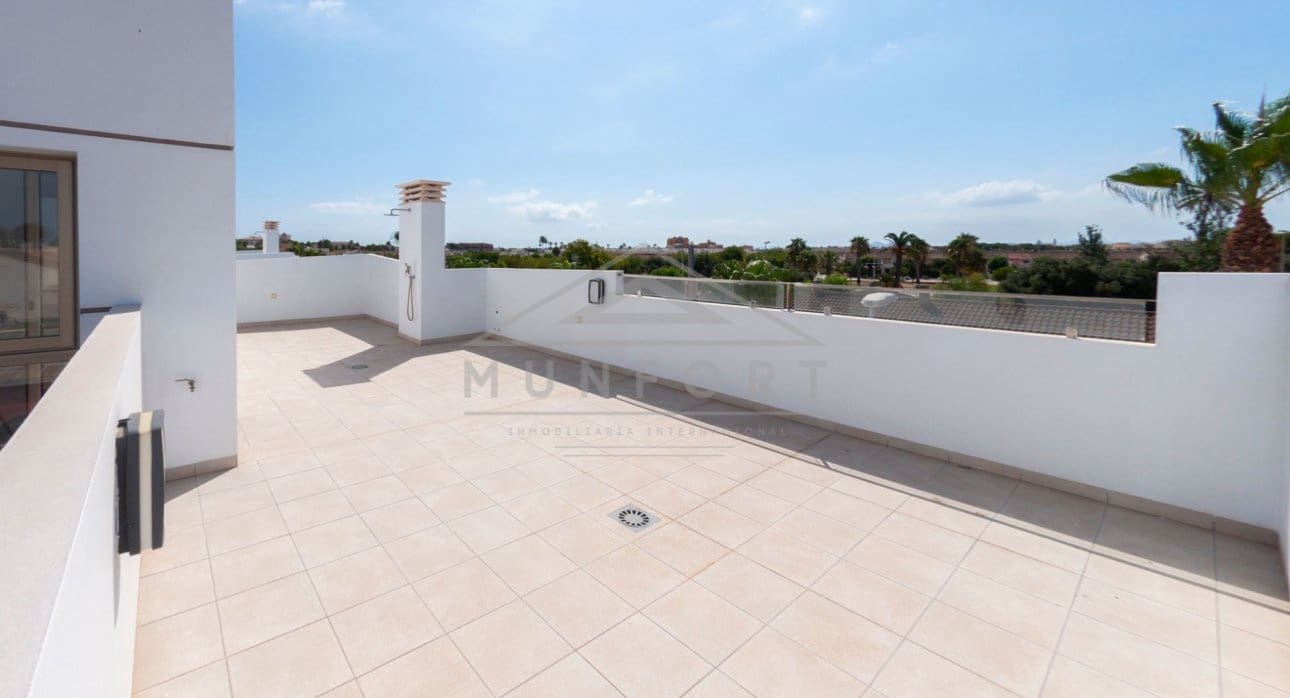 3 bedroom Villa for sale in Los Alcazares with pool - € 544,841 (Ref: 9267832)