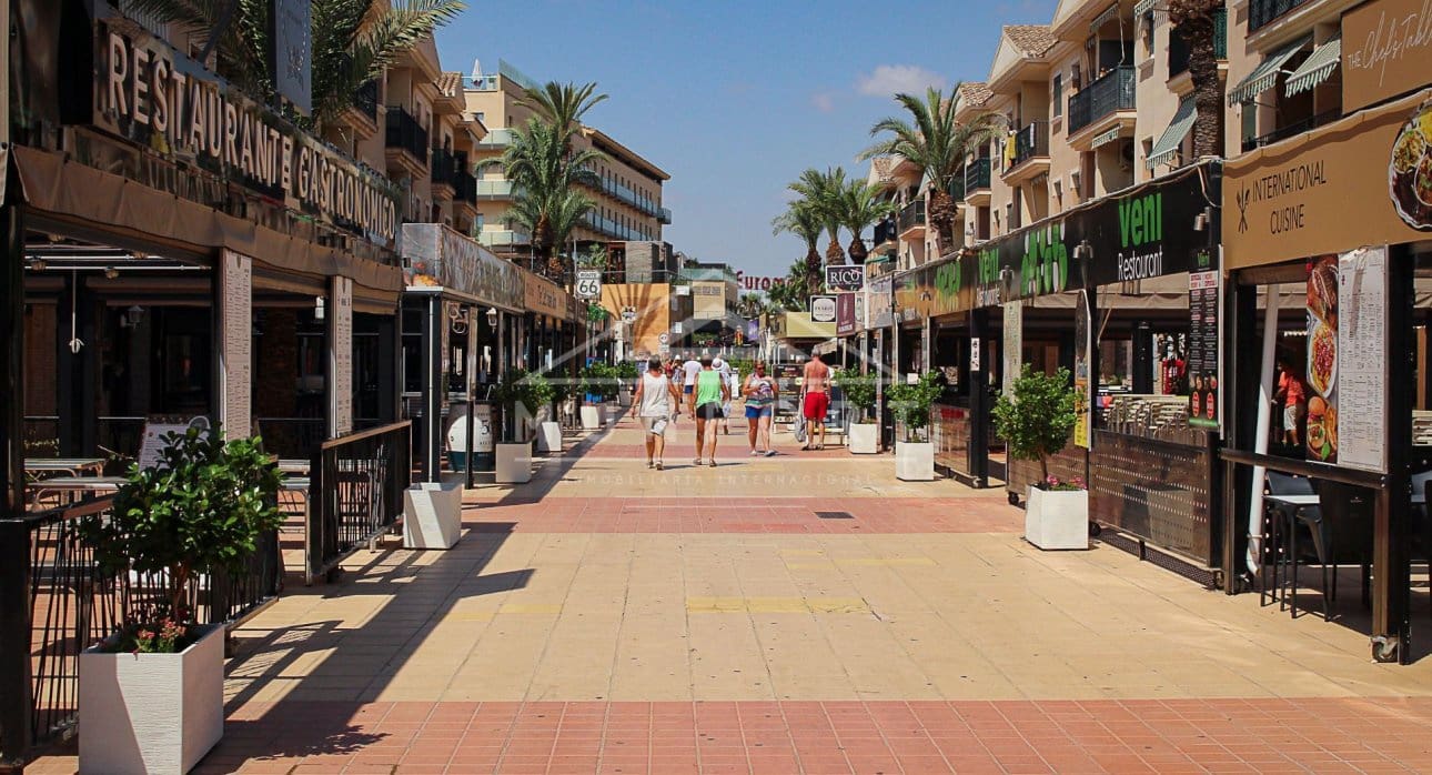 3 bedroom Villa for sale in Los Alcazares with pool - € 544,841 (Ref: 9267832)