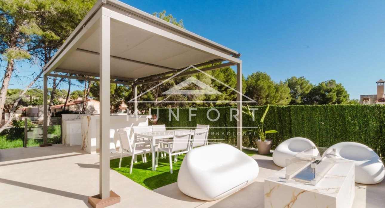 3 slaapkamer Villa te koop in Pinar de Campoverde met zwembad - € 825.000 (Ref: 9267834)