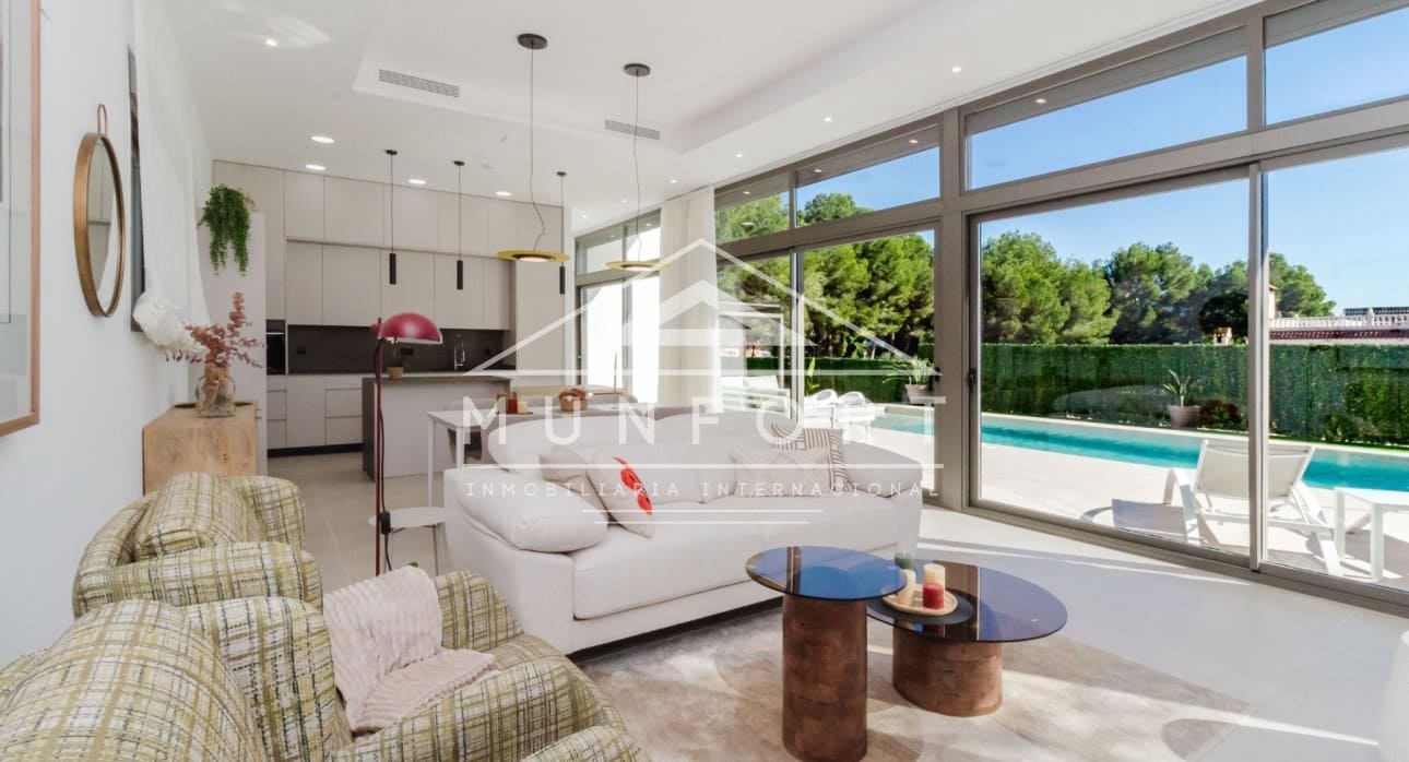 3 slaapkamer Villa te koop in Pinar de Campoverde met zwembad - € 825.000 (Ref: 9267834)