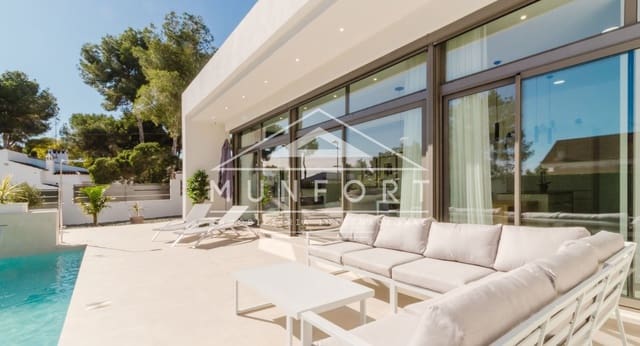 3 slaapkamer Villa te koop in Pinar de Campoverde, Pilar de la Horadada met zwembad - € 825.000 (Ref: 9267834)