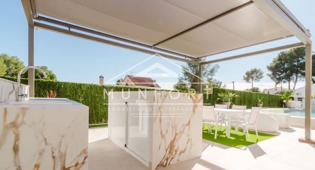 3 slaapkamer Villa te koop in Pinar de Campoverde, Pilar de la Horadada met zwembad - € 825.000 (Ref: 9267834)