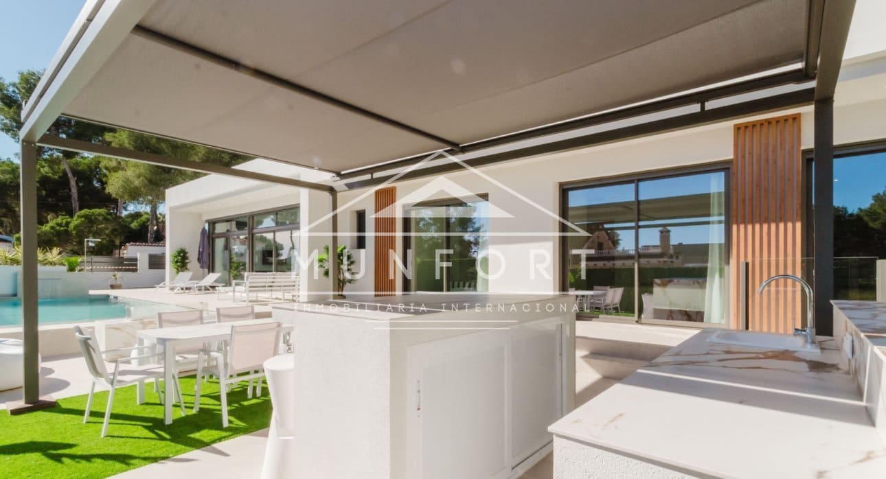 3 slaapkamer Villa te koop in Pinar de Campoverde met zwembad - € 825.000 (Ref: 9267834)