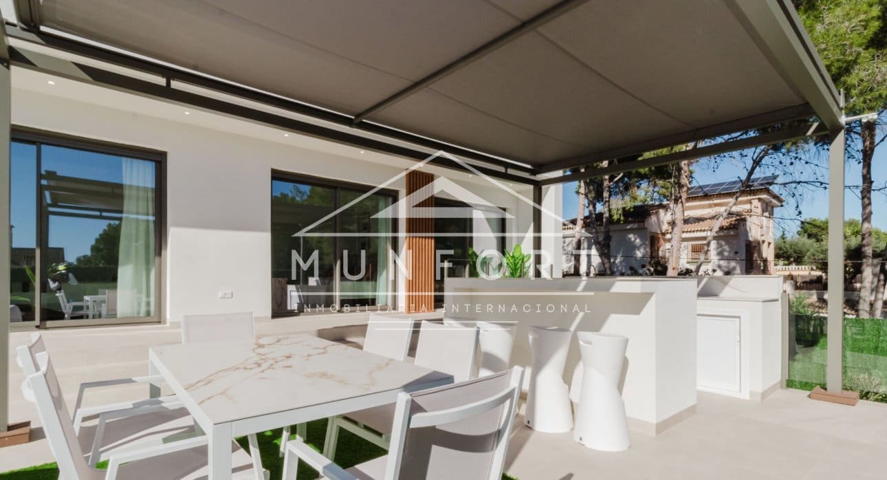 3 slaapkamer Villa te koop in Pinar de Campoverde met zwembad - € 825.000 (Ref: 9267834)