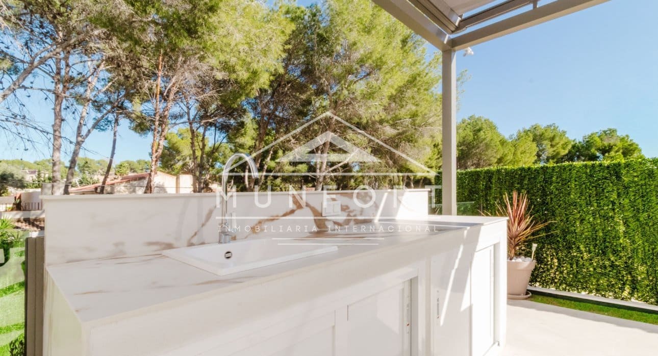 3 slaapkamer Villa te koop in Pinar de Campoverde met zwembad - € 825.000 (Ref: 9267834)