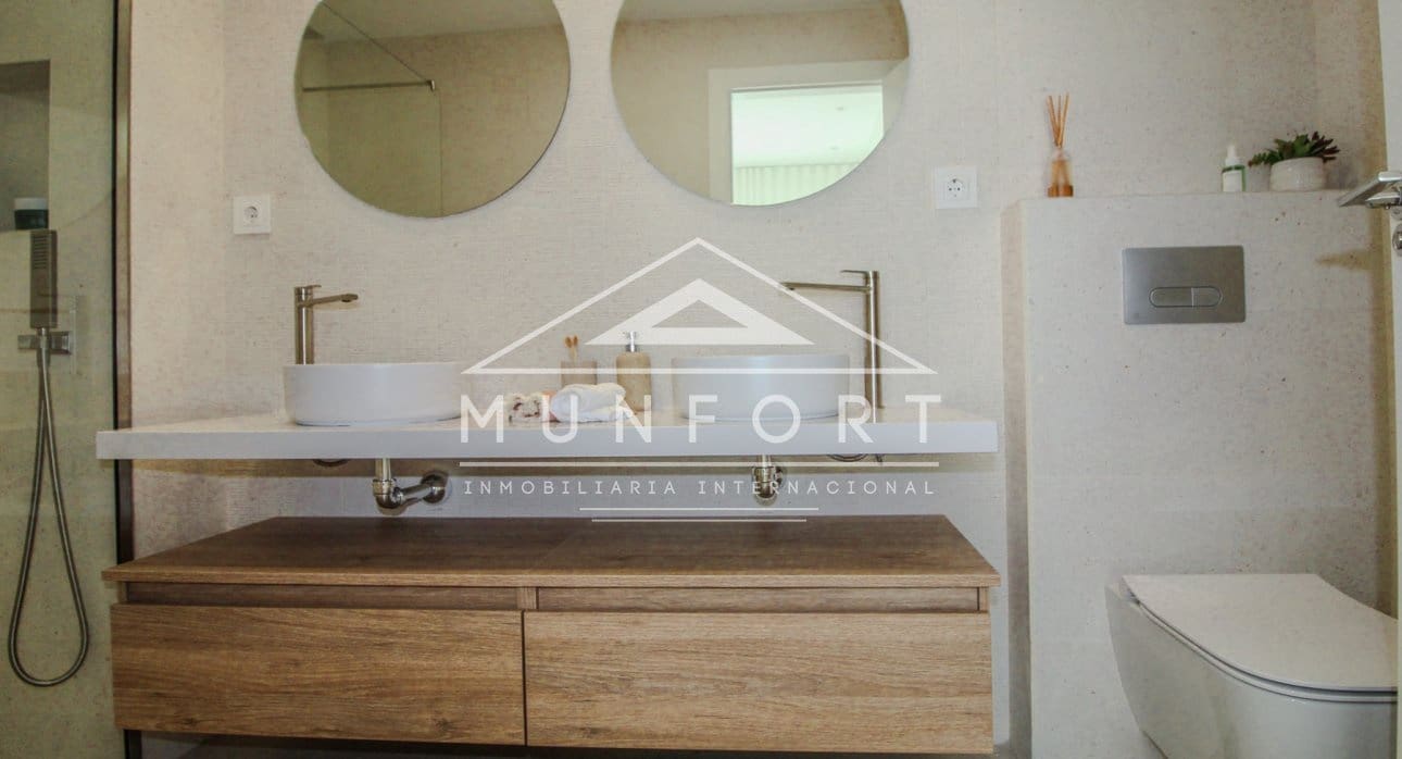 2 makuuhuone Bungalow myytävänä paikassa Pilar de la Horadada mukana uima-altaan - 319 900 € (Ref: 9267835)