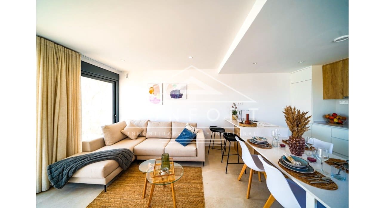 3 Zimmer Villa zu verkaufen in Santiago de la Ribera mit Pool - 350.000 € (Ref: 9270317)