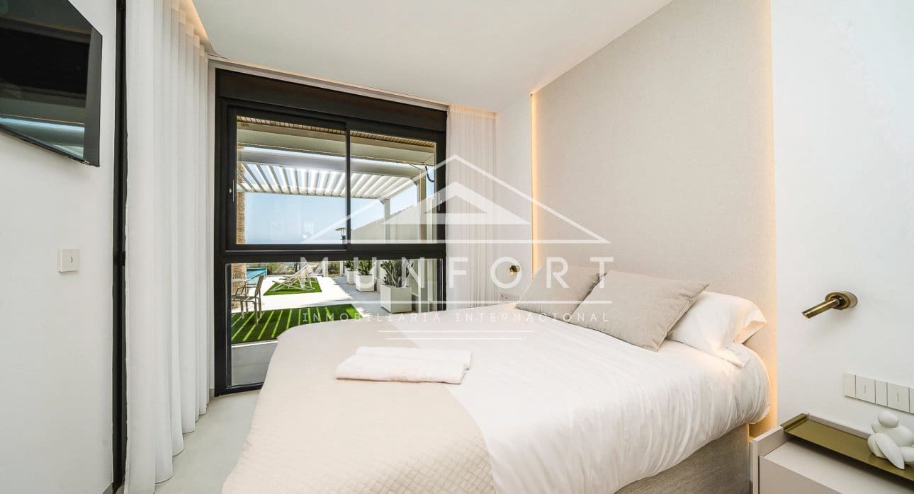 Apartamento de 2 habitaciones en La Manga del Mar Menor en venta con piscina - 599.000 € (Ref: 9270324)