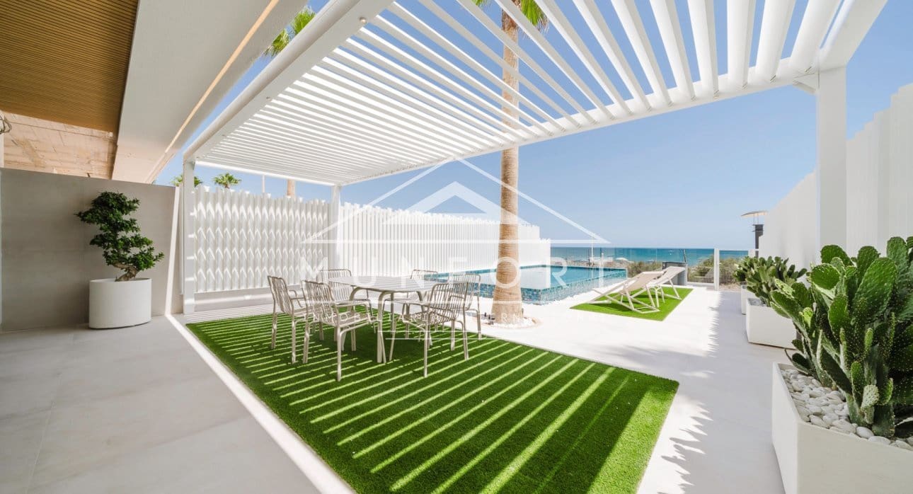 Apartamento de 2 habitaciones en La Manga del Mar Menor en venta con piscina - 599.000 € (Ref: 9270324)