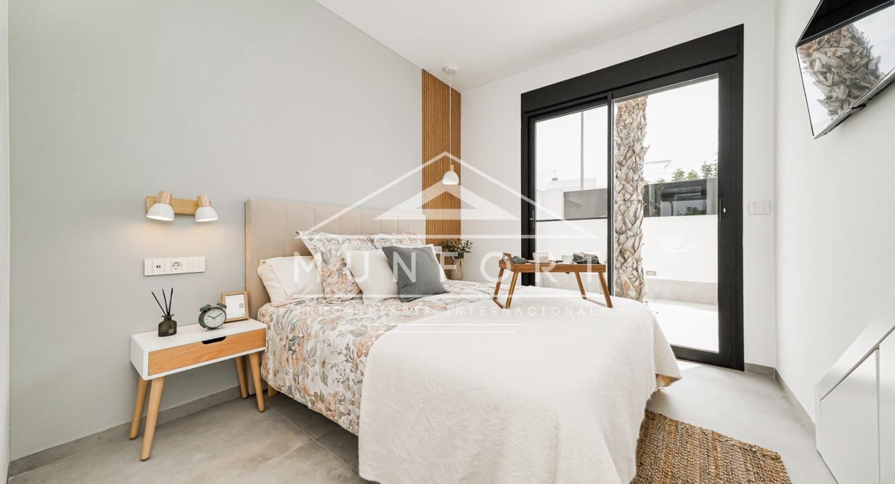 Bungalow de 3 habitaciones en San Pedro del Pinatar en venta con piscina - 409.000 € (Ref: 9270327)