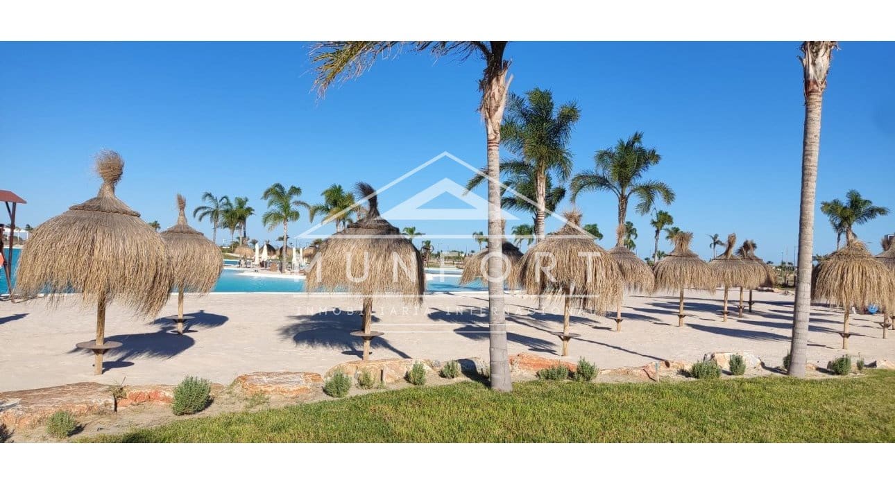 Ático de 3 habitaciones en Los Alcázares en venta con piscina - 529.000 € (Ref: 9270329)