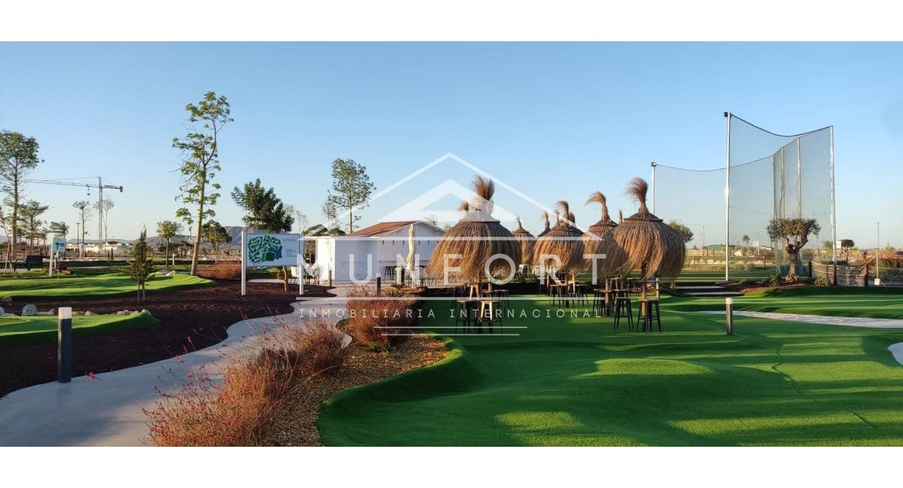 Ático de 3 habitaciones en Los Alcázares en venta con piscina - 529.000 € (Ref: 9270329)