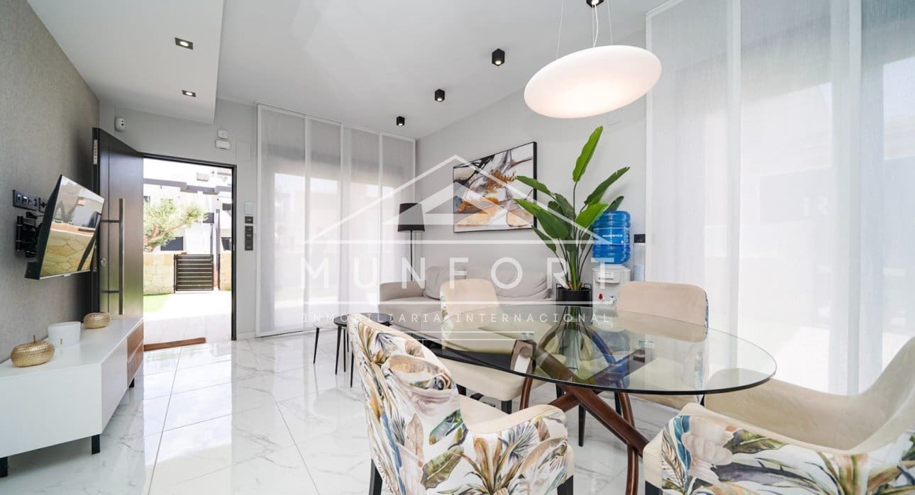 3 bedroom Bungalow for sale in Pilar de la Horadada with pool - € 305,000 (Ref: 9270330)