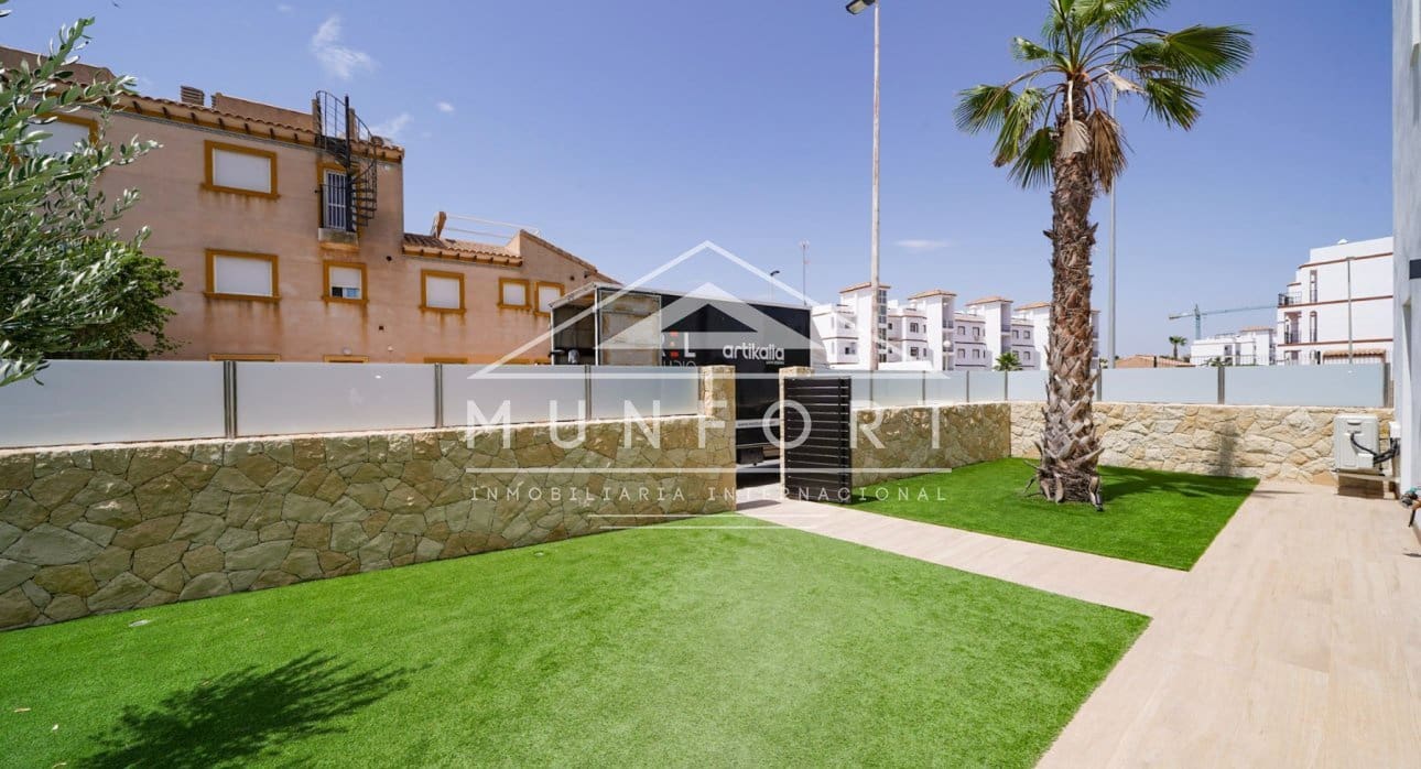 3 bedroom Bungalow for sale in Pilar de la Horadada with pool - € 305,000 (Ref: 9270330)