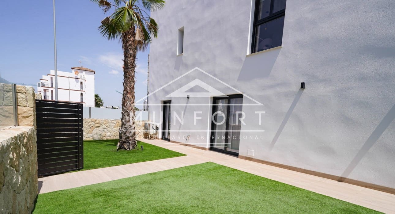 3 bedroom Bungalow for sale in Pilar de la Horadada with pool - € 305,000 (Ref: 9270330)