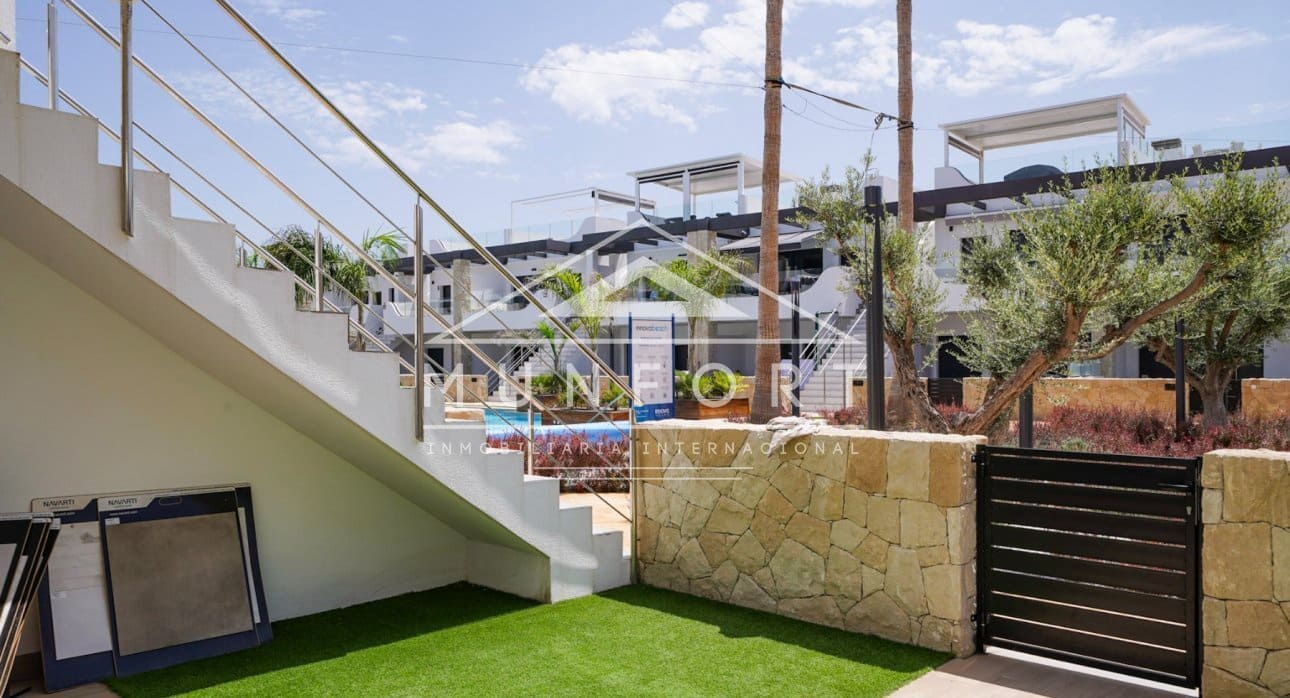 3 bedroom Bungalow for sale in Pilar de la Horadada with pool - € 305,000 (Ref: 9270330)