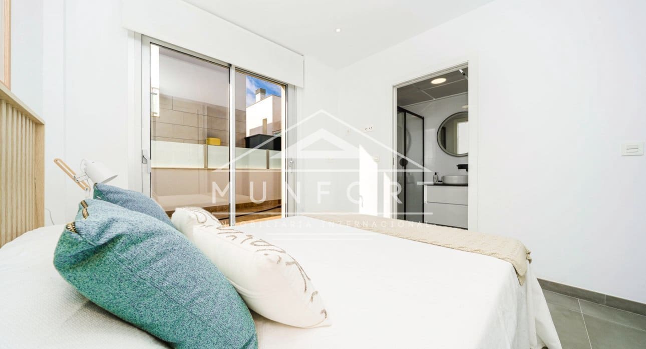 3 bedroom Villa for sale in Los Alcazares with pool - € 445,000 (Ref: 9270343)