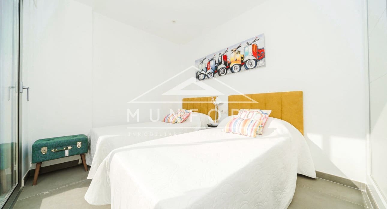 3 bedroom Villa for sale in Los Alcazares with pool - € 445,000 (Ref: 9270343)