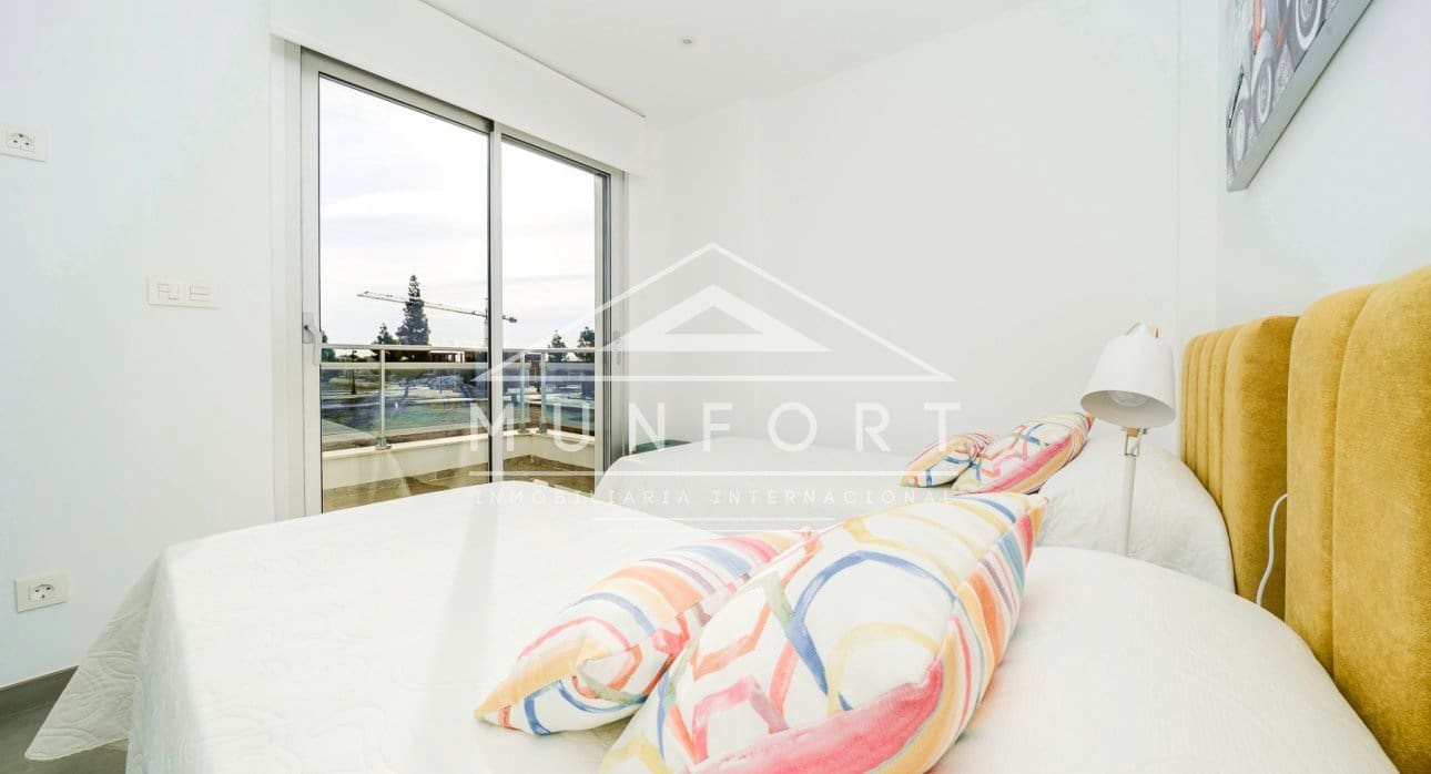 3 bedroom Villa for sale in Los Alcazares with pool - € 445,000 (Ref: 9270343)