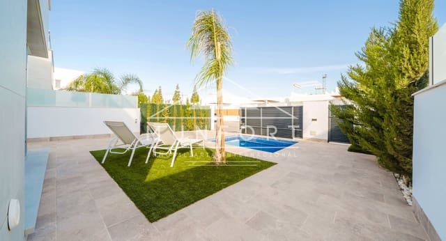 3 bedroom Villa for sale in Los Alcázares with pool - € 445,000 (Ref: 9270343)