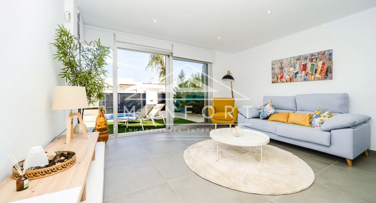 3 bedroom Villa for sale in Los Alcazares with pool - € 445,000 (Ref: 9270343)