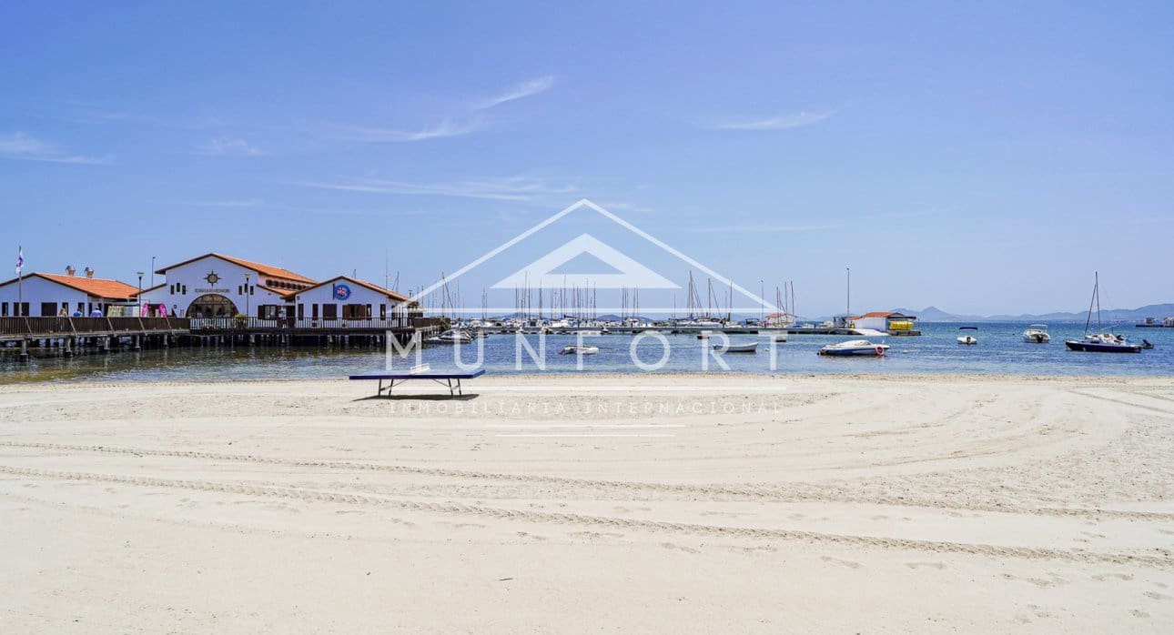 3 bedroom Villa for sale in Los Alcazares with pool - € 445,000 (Ref: 9270343)